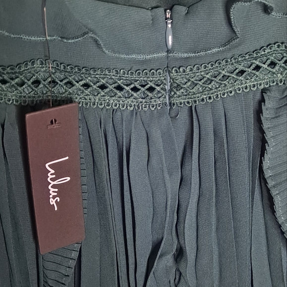 lulu's pleated midi dress v-neckline size S color emerald green - Picture 9 of 16